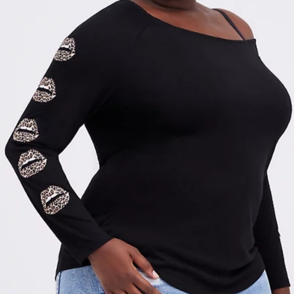 Torrid- off-shoulder tee
